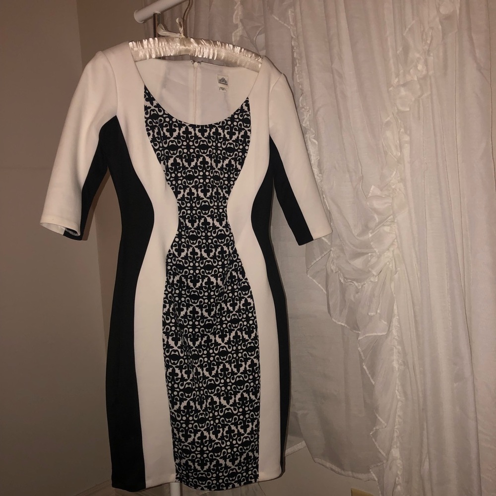 Quarter sleeve dress